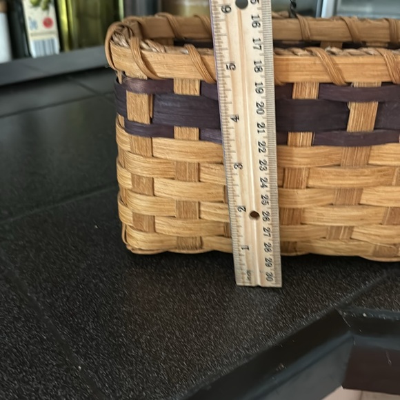 Vintage Woven Reed Basket with with wire heart. Natural/Navy Blue - Picture 7 of 8